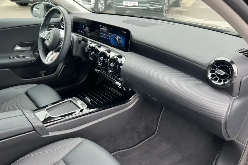 Mercedes-Benz A 180 (Clasa A) din 2025 cu 31.355 km - oferta MER220635 - foto 12
