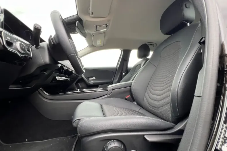 Mercedes-Benz A 180 (Clasa A) din 2025 cu 31.355 km - oferta MER220635 - foto 15