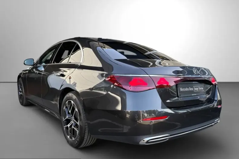 Mercedes-Benz E 200 (Clasa E) din 2025 cu 3.900 km - oferta MER220640 - foto 4