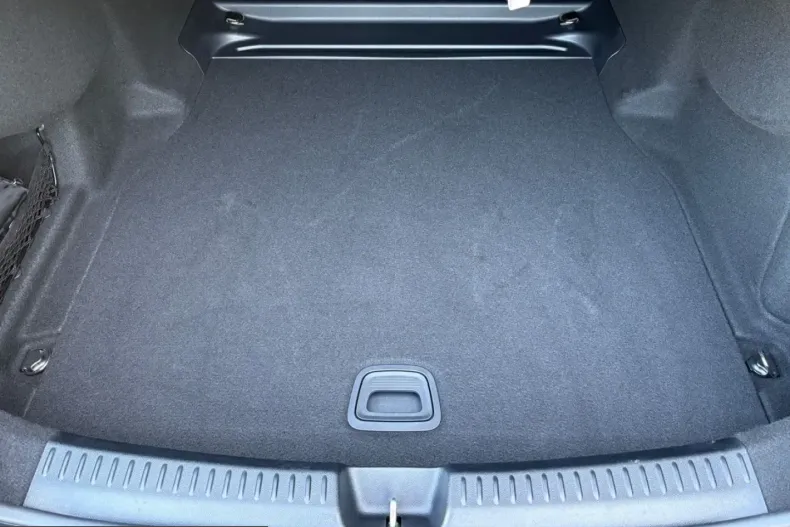 Mercedes-Benz E 200 (Clasa E) din 2025 cu 3.900 km - oferta MER220640 - foto 9