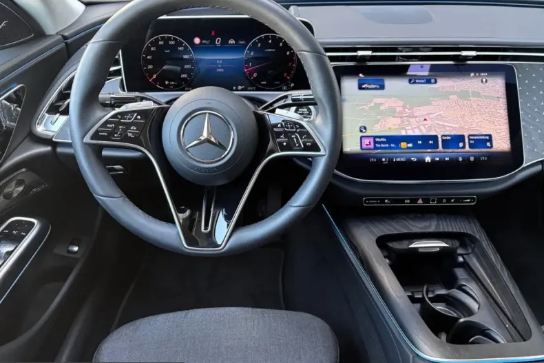 Mercedes-Benz E 200 (Clasa E) din 2025 cu 3.900 km - oferta MER220640 - foto 15