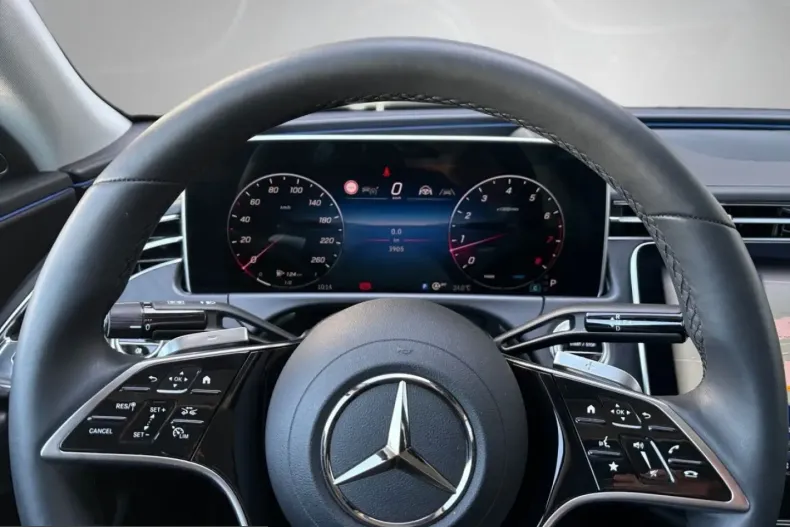 Mercedes-Benz E 200 (Clasa E) din 2025 cu 3.900 km - oferta MER220640 - foto 16
