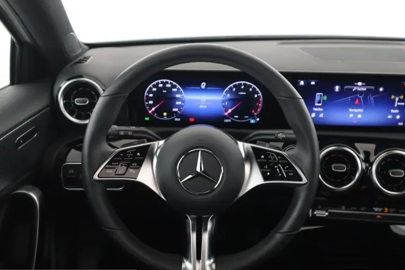 Mercedes-Benz A 200 (Clasa A) din 2025 cu 8.009 km - oferta MER220642 - foto 9