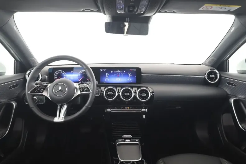Mercedes-Benz A 200 (Clasa A) din 2025 cu 8.009 km - oferta MER220642 - foto 10