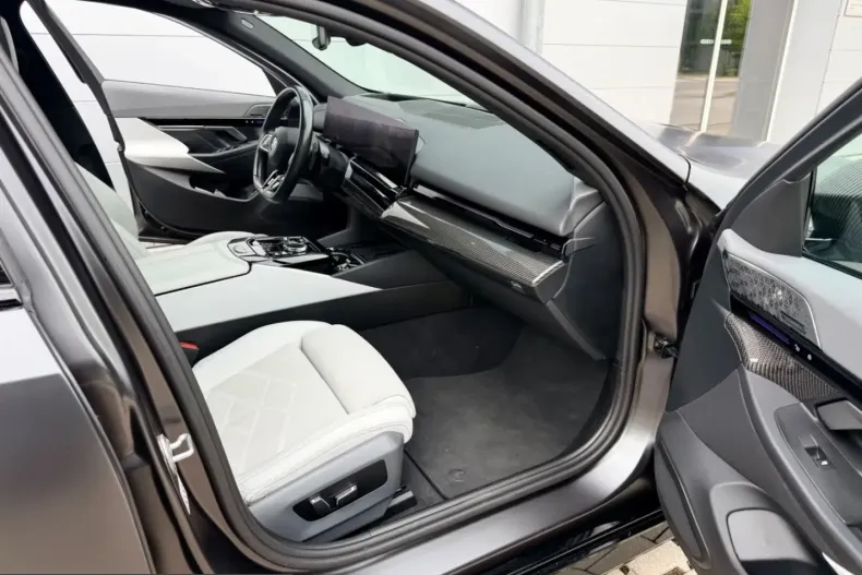 BMW 520 (Seria 5) din 2024 cu 84.765 km - oferta BMW220649 - foto 23