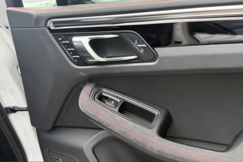 Porsche Macan din 2021 cu 48.370 km - oferta POR220650 - foto 33