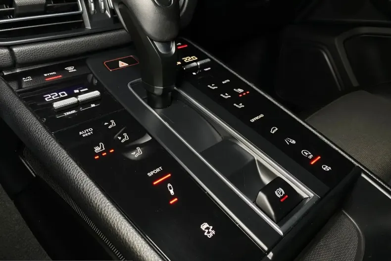 Porsche Macan din 2022 cu 70.400 km - oferta POR220652 - foto 23