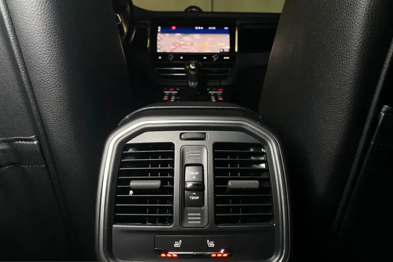 Porsche Macan din 2022 cu 70.400 km - oferta POR220652 - foto 24