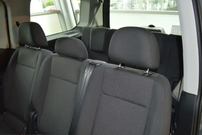 Volkswagen Caddy Maxi din 2025 cu 18.000 km - oferta VOL220666 - foto 8
