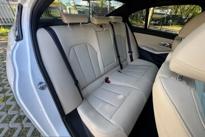 BMW 330 (Seria 3) din 2024 cu 40.000 km - oferta BMW220668 - foto 18