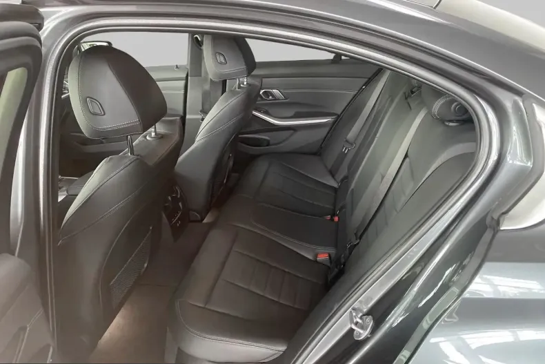 BMW 320 (Seria 3) din 2022 cu 35.604 km - oferta BMW220674 - foto 8