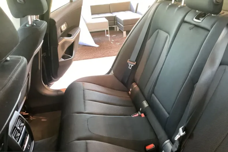 BMW 320 (Seria 3) din 2021 cu 56.480 km - oferta BMW220683 - foto 11
