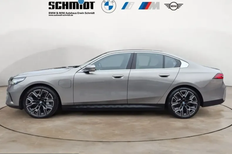 BMW 550 (Seria 5) din 2024 cu 21.005 km - oferta BMW220685 - foto 2