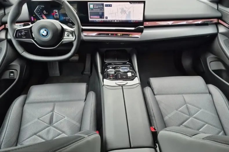 BMW 550 (Seria 5) din 2024 cu 21.005 km - oferta BMW220685 - foto 8