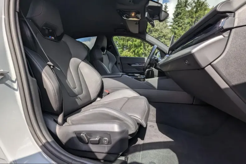 BMW 550 (Seria 5) din 2025 cu 31.702 km - oferta BMW220686 - foto 12