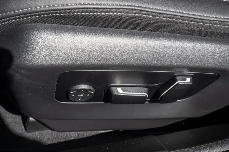 BMW 520 (Seria 5) din 2025 cu 25.800 km - oferta BMW220691 - foto 19