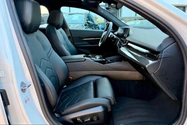 BMW 520 (Seria 5) din 2024 cu 44.618 km - oferta BMW220692 - foto 10