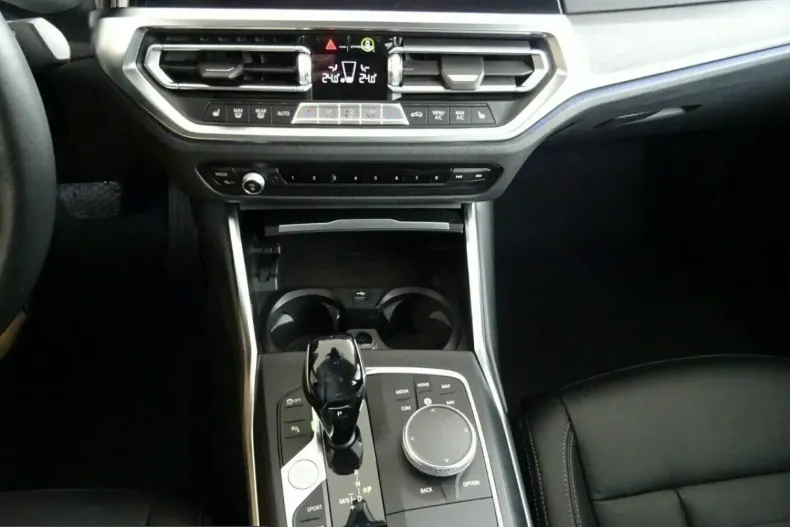 BMW 320 (Seria 3) din 2021 cu 81.328 km - oferta BMW220698 - foto 12