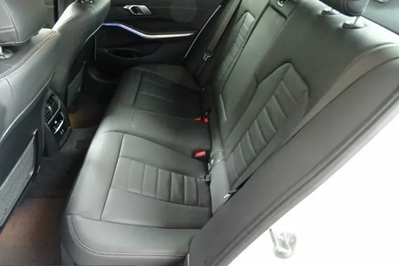 BMW 320 (Seria 3) din 2021 cu 81.328 km - oferta BMW220698 - foto 14