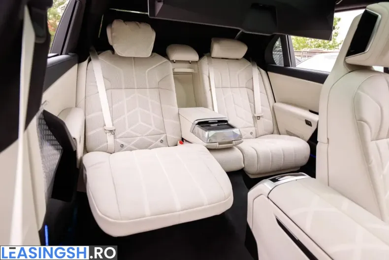 BMW 740d (Seria 7) din 2025 cu 1.264 km - oferta BMW220722 - foto 14