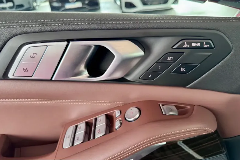 BMW X7 (Seria X) din 2021 cu 61.403 km - oferta BMW220727 - foto 26