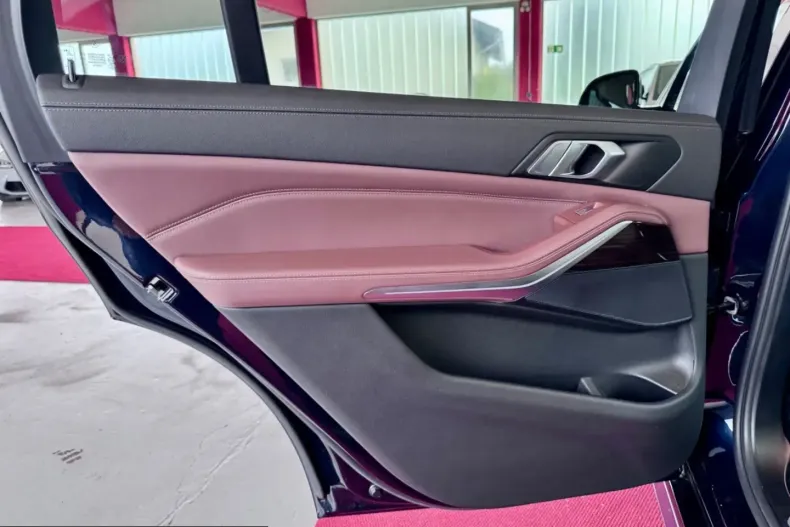 BMW X7 (Seria X) din 2021 cu 61.403 km - oferta BMW220727 - foto 40