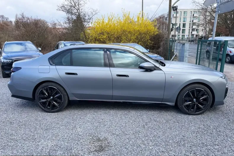 BMW 740 (Seria 7) din 2024 cu 21.436 km - oferta BMW220729 - foto 4