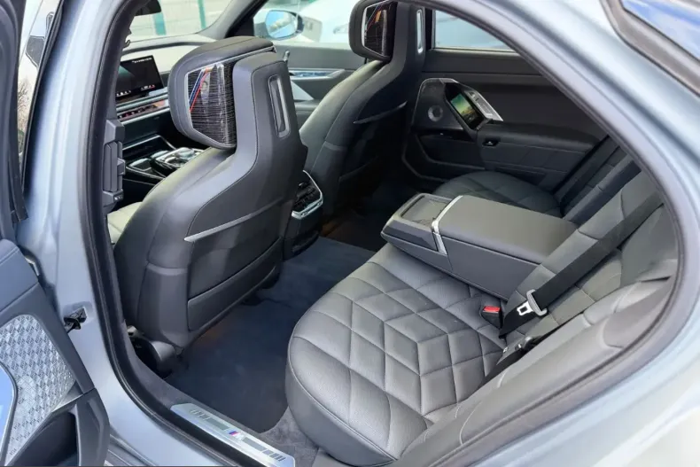 BMW 740 (Seria 7) din 2024 cu 21.436 km - oferta BMW220729 - foto 11