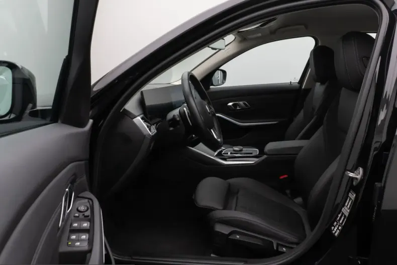 BMW 330 (Seria 3) din 2022 cu 25.484 km - oferta BMW220733 - foto 18