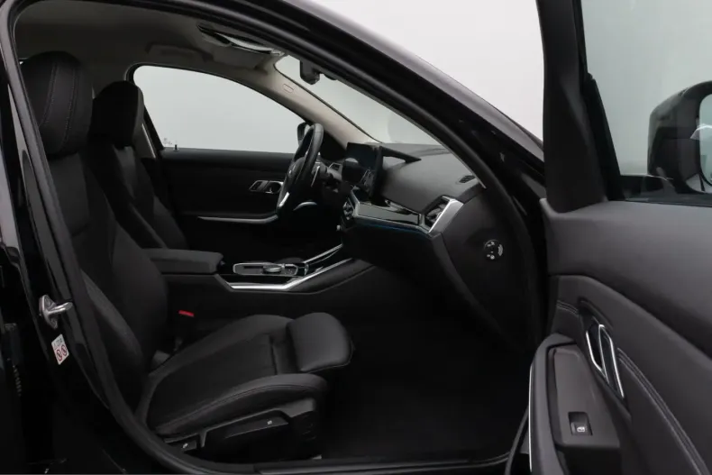 BMW 330 (Seria 3) din 2022 cu 25.484 km - oferta BMW220733 - foto 23