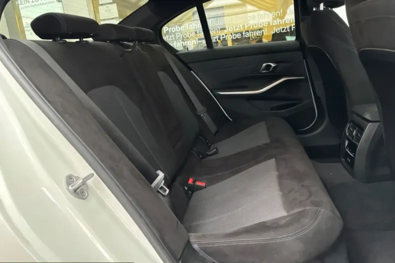 BMW 320 (Seria 3) din 2025 cu 23.792 km - oferta BMW220734 - foto 18