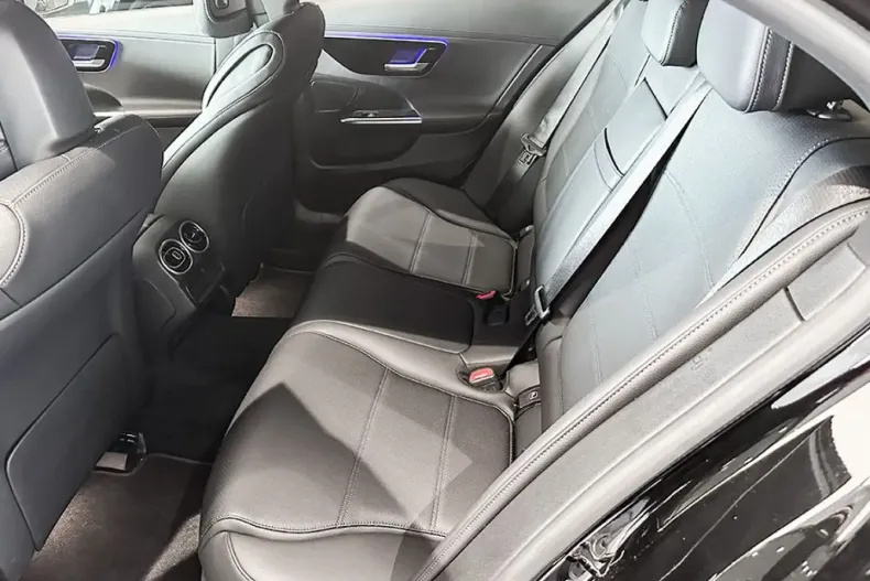 Mercedes-Benz C 300 (Clasa C) din 2023 cu 41.050 km - oferta MER220747 - foto 14
