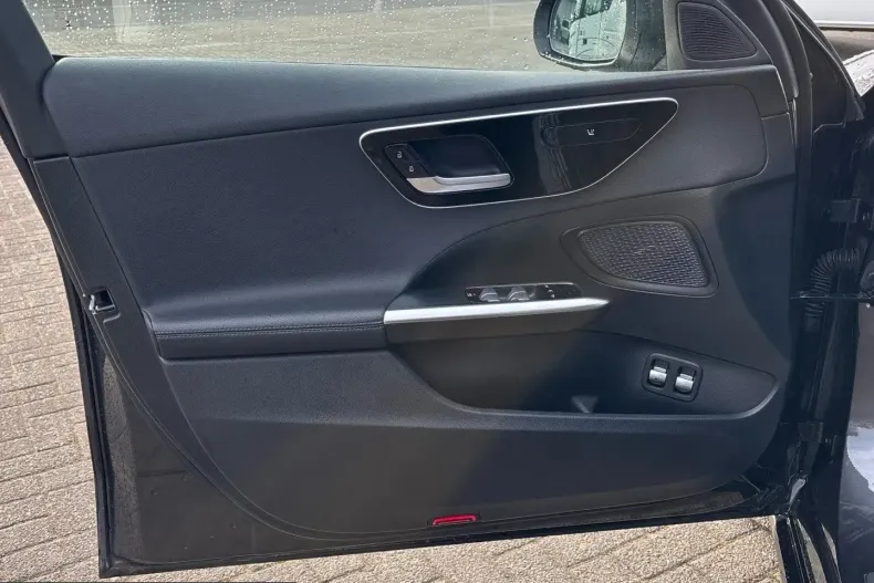 Mercedes-Benz C 300 (Clasa C) din 2022 cu 46.030 km - oferta MER220750 - foto 11