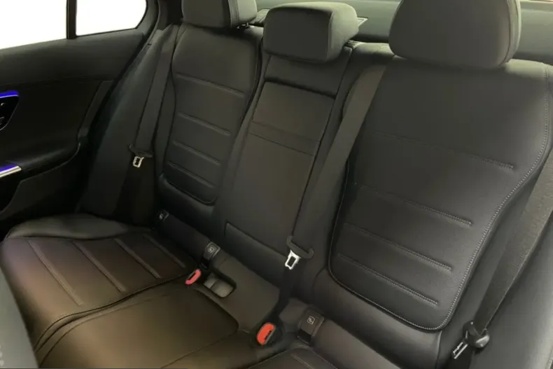 Mercedes-Benz C 300 (Clasa C) din 2024 cu 11.007 km - oferta MER220752 - foto 7