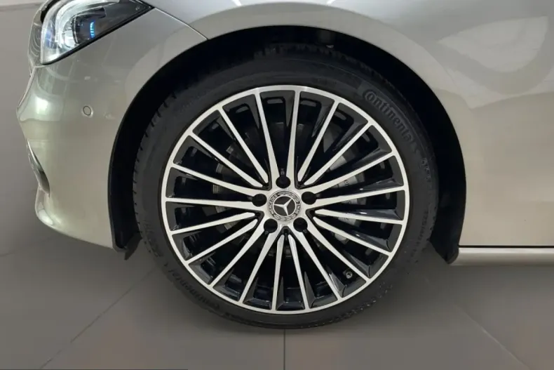 Mercedes-Benz C 300 (Clasa C) din 2024 cu 11.007 km - oferta MER220752 - foto 8