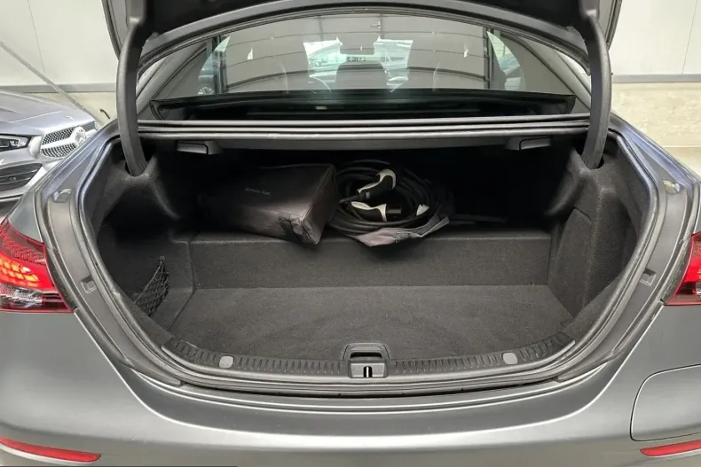 Mercedes-Benz E 300 (Clasa E) din 2021 cu 48.461 km - oferta MER220754 - foto 7