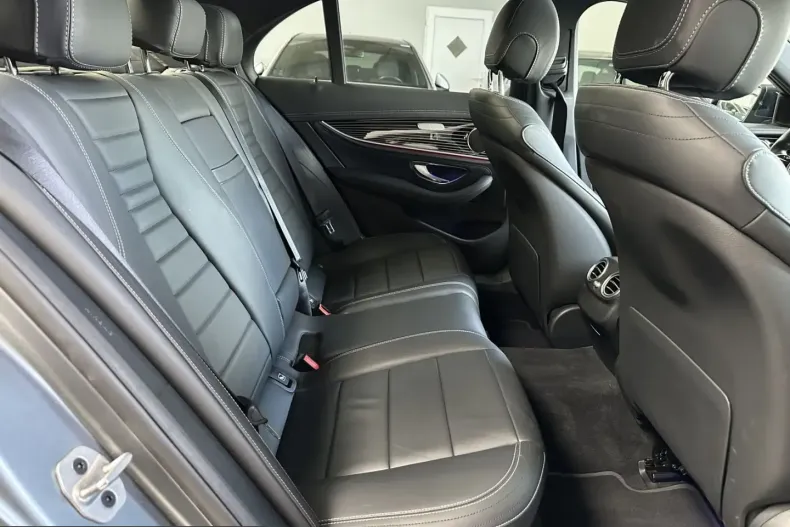 Mercedes-Benz E 300 (Clasa E) din 2021 cu 48.461 km - oferta MER220754 - foto 10