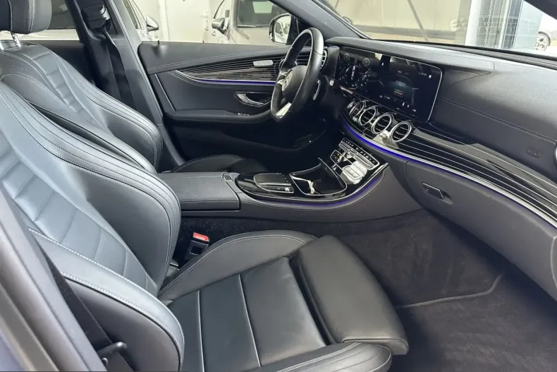 Mercedes-Benz E 300 (Clasa E) din 2021 cu 48.461 km - oferta MER220754 - foto 21