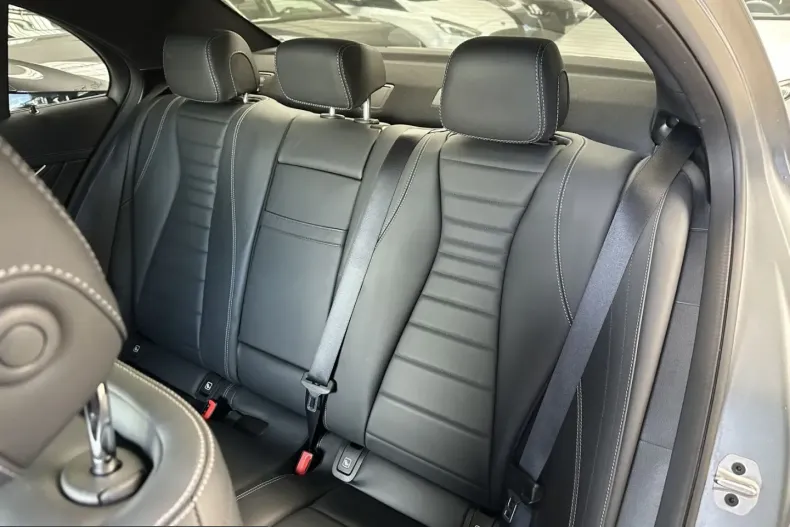 Mercedes-Benz E 300 (Clasa E) din 2021 cu 48.461 km - oferta MER220754 - foto 23