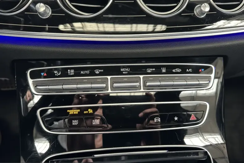 Mercedes-Benz E 300 (Clasa E) din 2021 cu 48.461 km - oferta MER220754 - foto 26