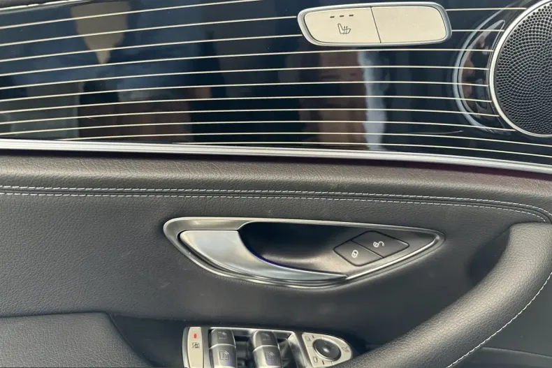 Mercedes-Benz E 300 (Clasa E) din 2021 cu 48.461 km - oferta MER220754 - foto 30