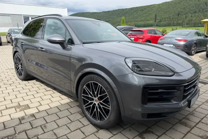 Porsche Cayenne din 2025 cu 47.000 km - oferta POR220770 - foto 2