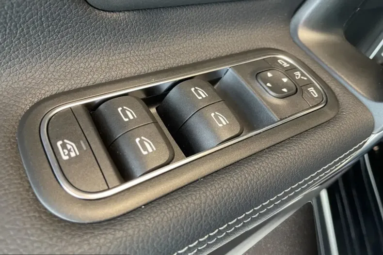 Mercedes-Benz CLA 250 (Clasa CLA) din 2025 cu 14.000 km - oferta MER220787 - foto 11