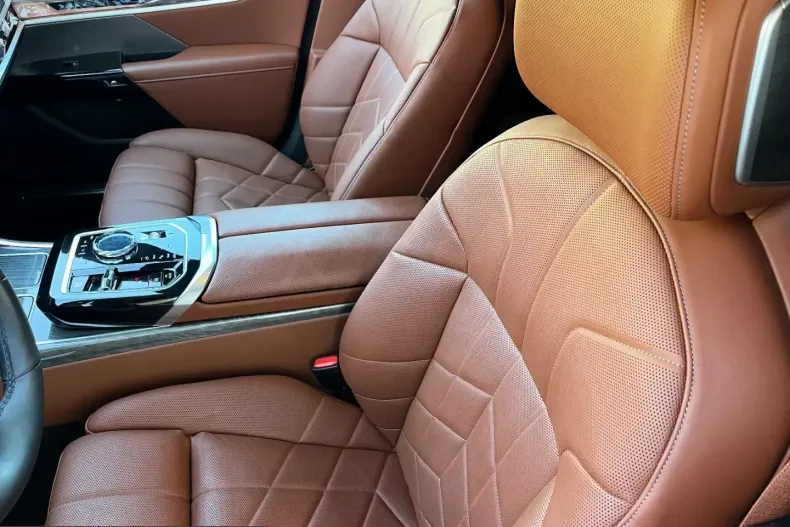 BMW 740 (Seria 7) din 2024 cu 22.154 km - oferta BMW220788 - foto 5