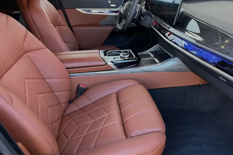 BMW 740 (Seria 7) din 2024 cu 22.154 km - oferta BMW220788 - foto 7