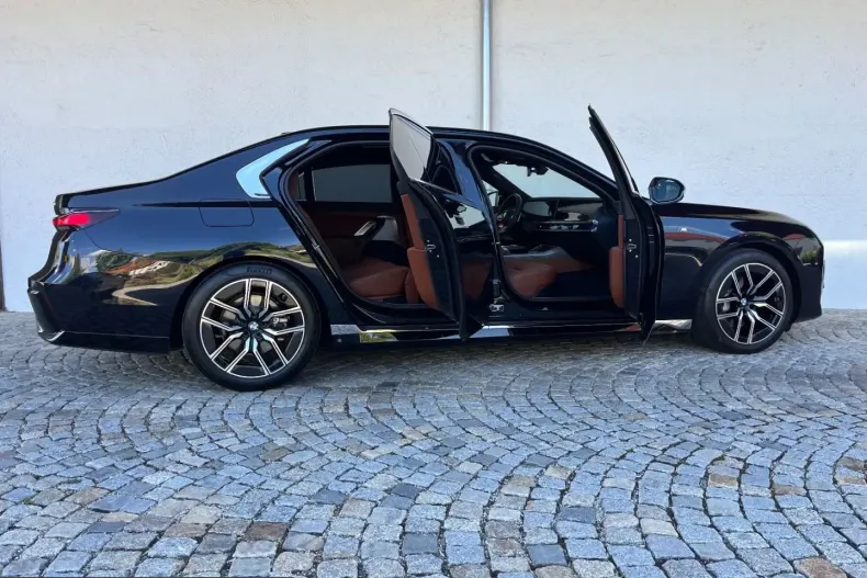 BMW 740 (Seria 7) din 2024 cu 22.154 km - oferta BMW220788 - foto 11
