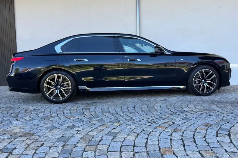 BMW 740 (Seria 7) din 2024 cu 22.154 km - oferta BMW220788 - foto 12