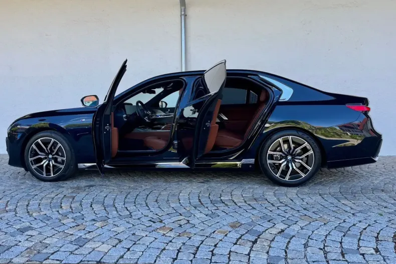 BMW 740 (Seria 7) din 2024 cu 22.154 km - oferta BMW220788 - foto 17