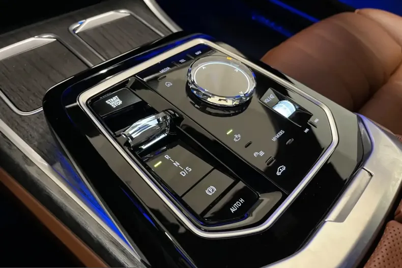 BMW 740 (Seria 7) din 2024 cu 22.154 km - oferta BMW220788 - foto 25