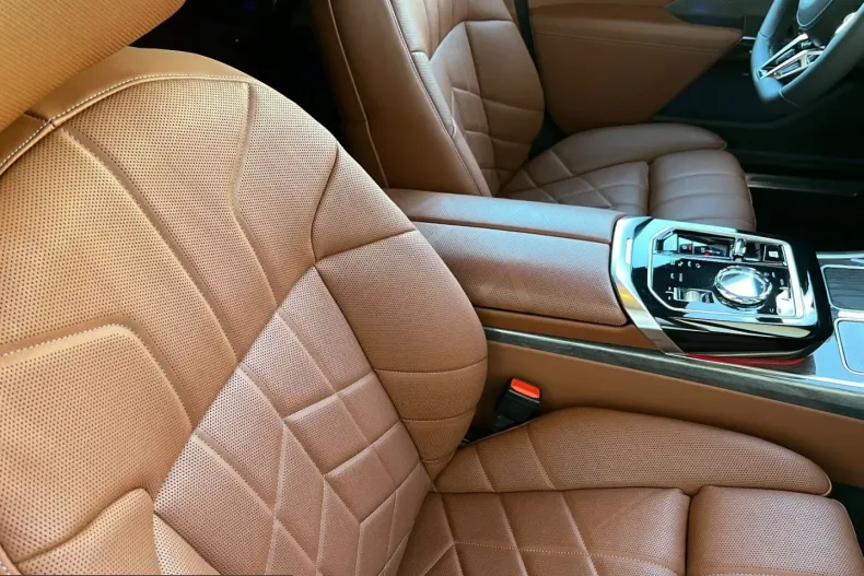 BMW 740 (Seria 7) din 2024 cu 22.154 km - oferta BMW220788 - foto 31